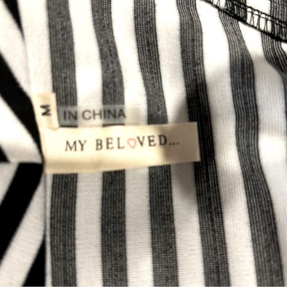 My Beloved - beautiful black and white side zipper top. - Picture 4 of 4